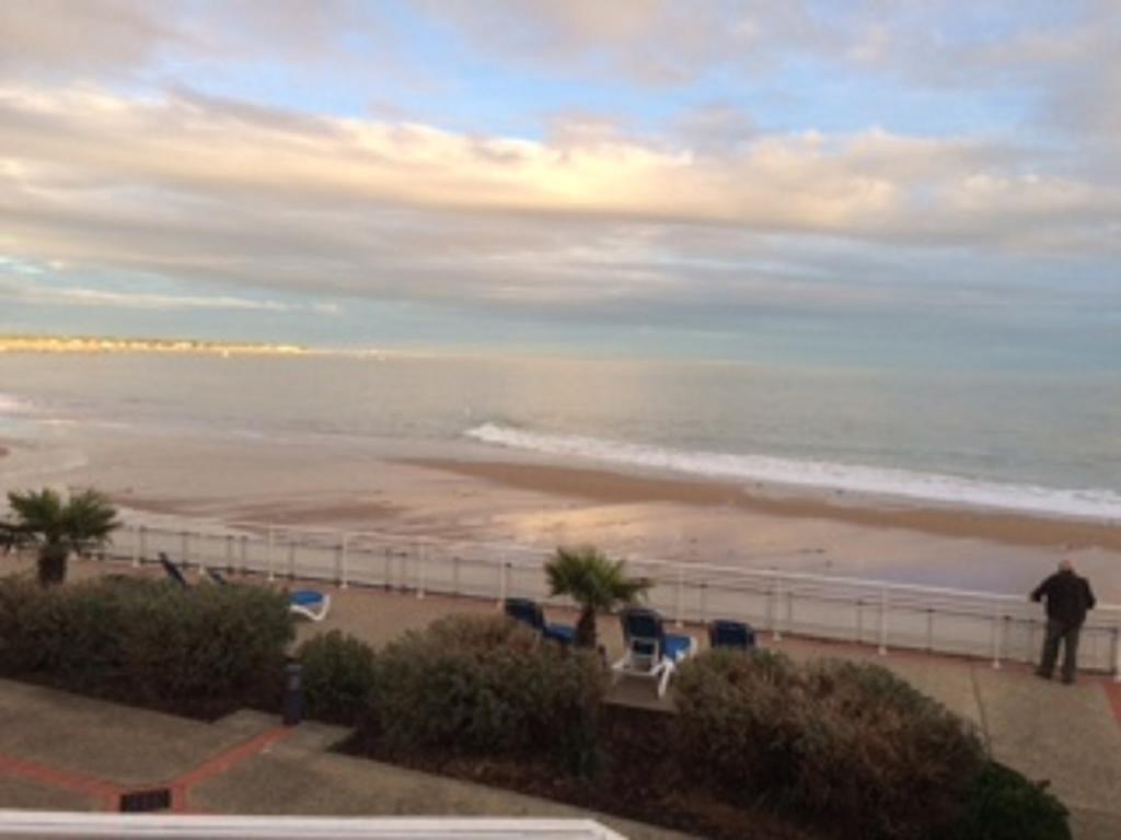 Appartement bord de plage Tranche s/mer La Tranche-sur-Mer Rom bilde
